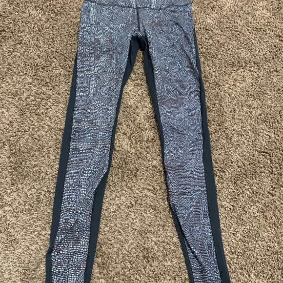 Lululemon size 4 - Picture 1 of 2